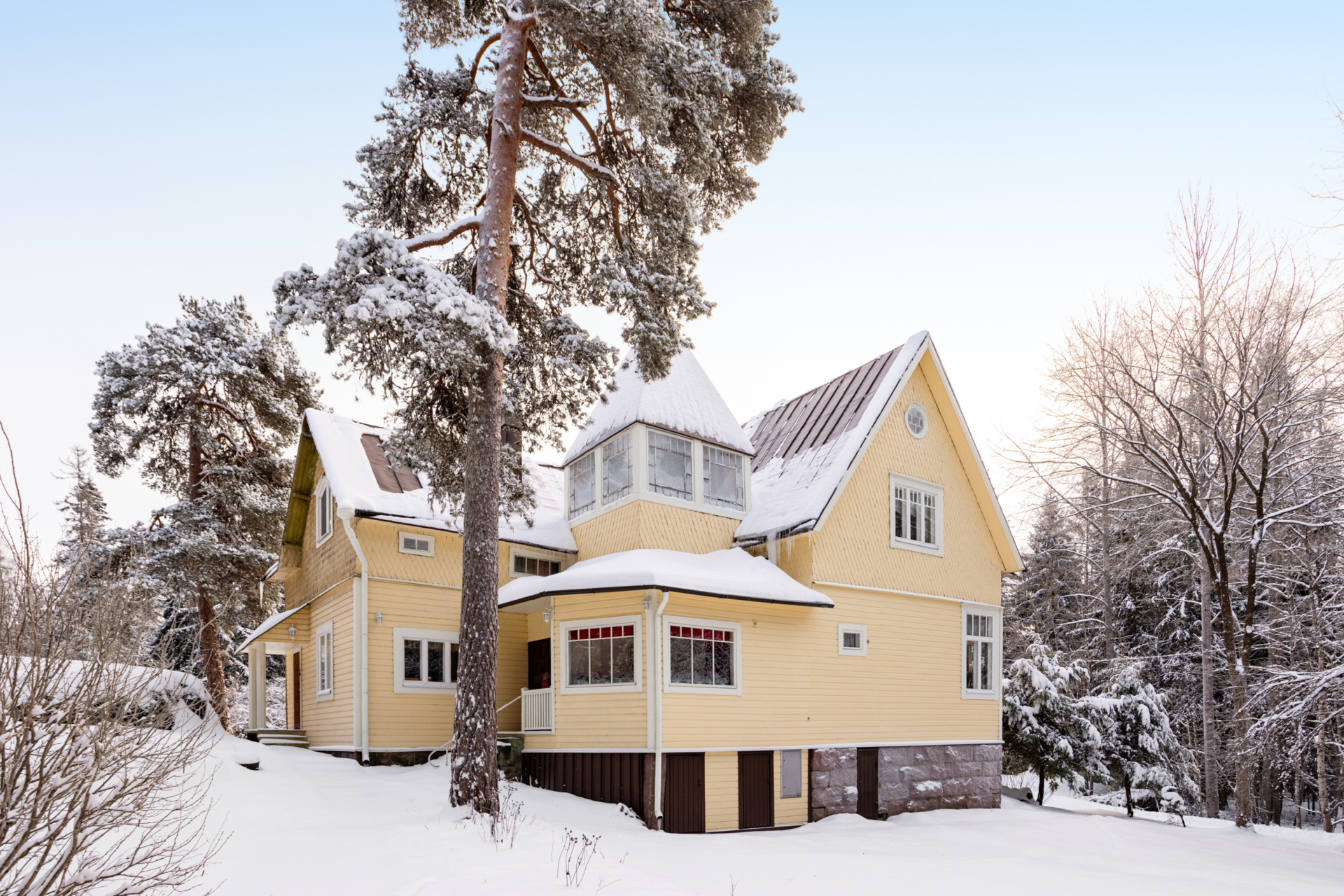 Miksi juuri talvella kannattaa ottaa ulkokuvat? 4 ulkokuva talvikuva espoo sanna zentuvo