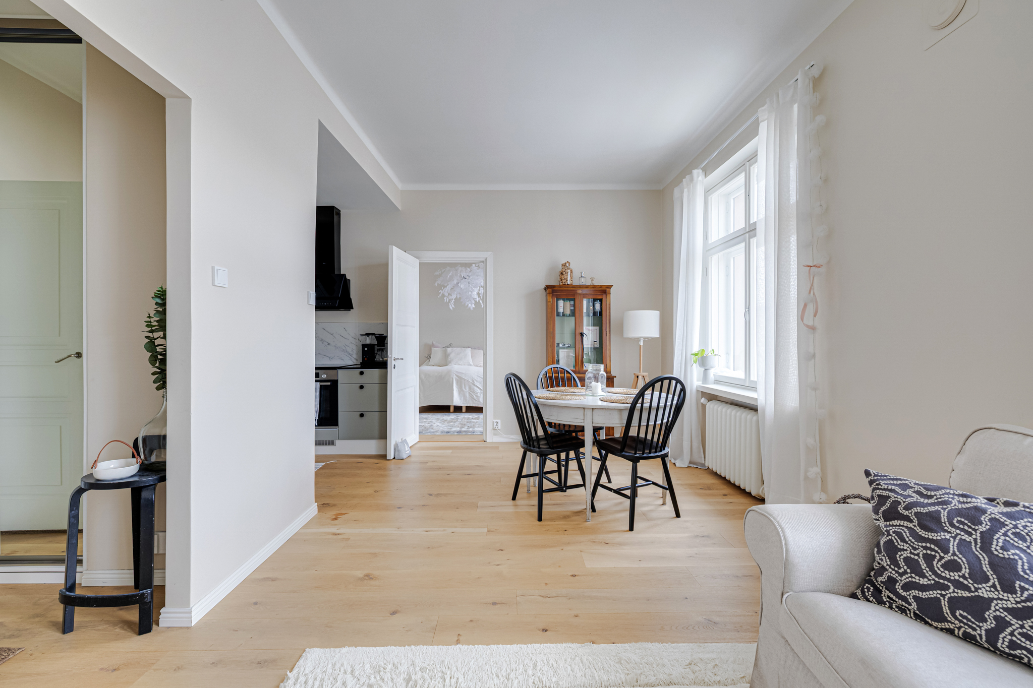 Asuntokuvaus Turku 4 Asuntokuvaus Turku, olohuonenäkymä, Zentuvon valokuvaaja Jussi Hyvönen